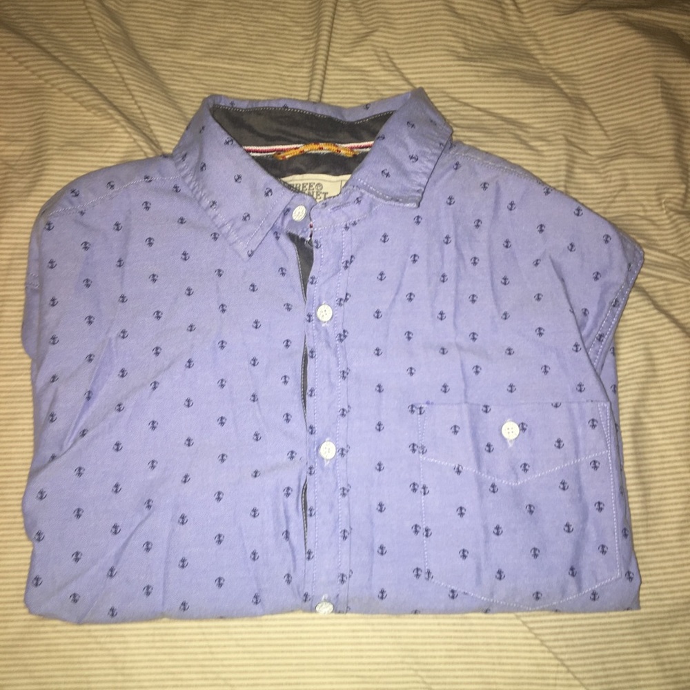 Short sleeve dress shirt